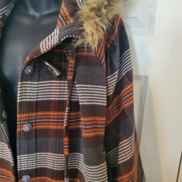 Poncho jacket - Picture 3 of 6